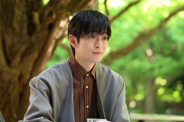 ウエディングドレスがずり落ちる「南田南弁護士は天才肌」【第2話場面写真】（10枚目）