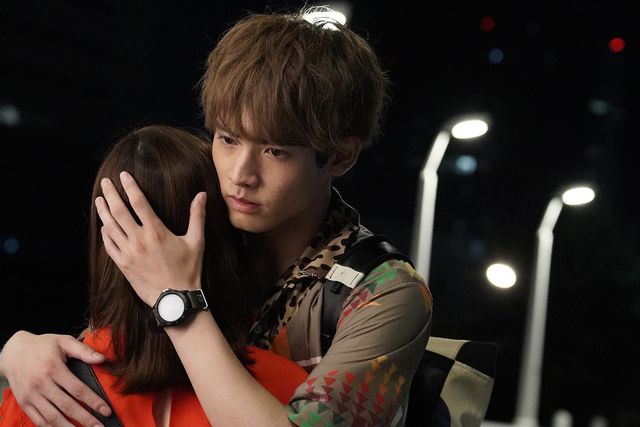 赤楚衛二が小芝風花を抱きしめる…！「彼女はキレイだった」第7話場面カット：フォトギャラリー