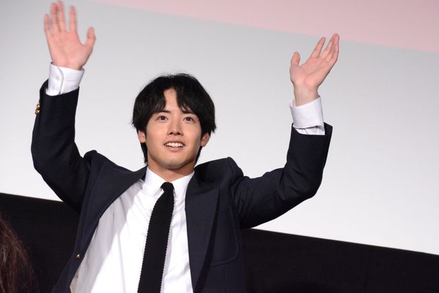 菅野美穂＆赤楚衛二『近畿地方のある場所について』生首ケーキと笑顔！（4枚目）