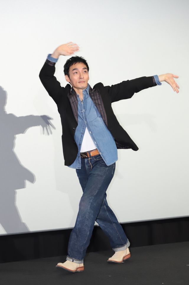 番家一路、原田琥之佑、草なぎ剛、尾野真千子ら登壇！映画『サバカン SABAKAN』初日舞台あいさつ（13枚目）