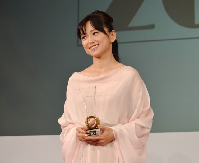 永作博美がウーマンオブザイヤーに！授賞式フォトギャラリー（8枚目）