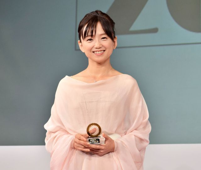 永作博美がウーマンオブザイヤーに！授賞式フォトギャラリー（10枚目）