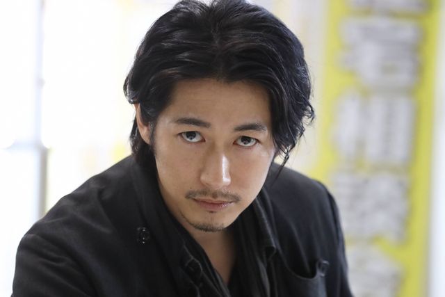 ディーン・フジオカ、バイオリンが似合う！月9「シャーロック」3話場面カット：フォトギャラリー