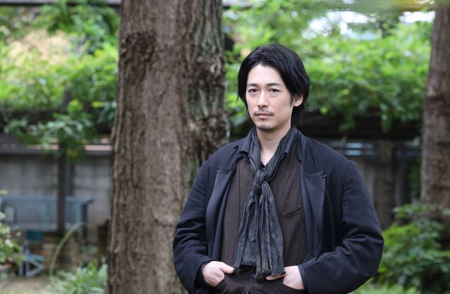 ディーン・フジオカ、バイオリンが似合う！月9「シャーロック」3話場面カット（3枚目）