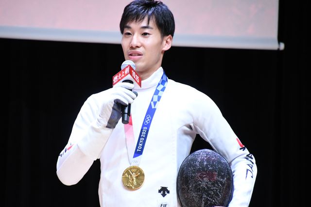 岡田准一がフェンシング体験に熱中！『燃えよ剣』公開記念スペシャルトークイベント（5枚目）