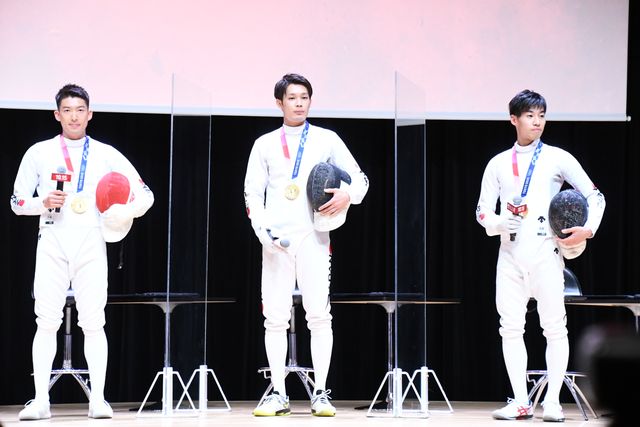 岡田准一がフェンシング体験に熱中！『燃えよ剣』公開記念スペシャルトークイベント（14枚目）