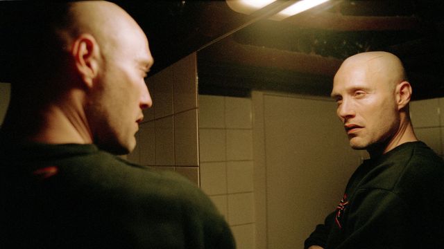 マッツ・ミケルセン映画デビュー30周年記念！『プッシャー』3部作場面写真（2枚目）