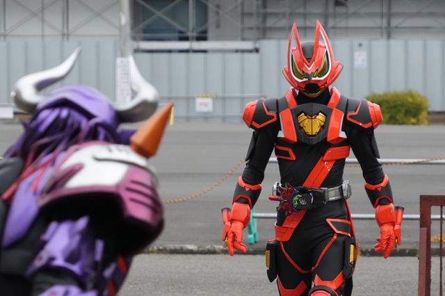 ジャマトの猛攻に英寿はどうする？「仮面ライダーギーツ」第26話「慟哭II：真紅のブースト！」（4枚目）