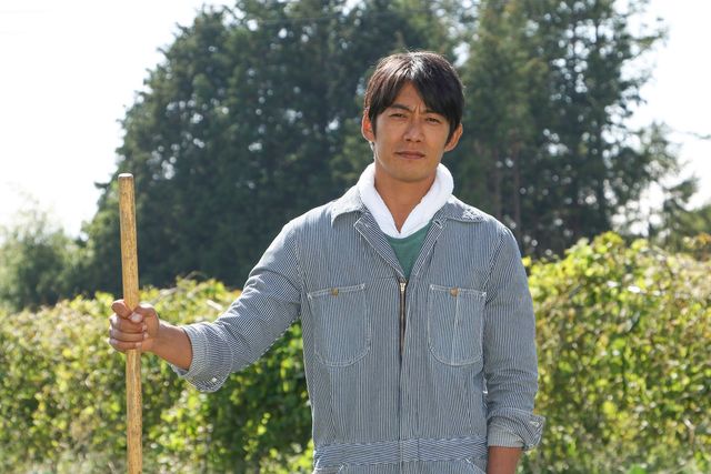 反町隆史、不器用で生真面目な農家の男に！新ドラマ「限界集落株式会社」フォトギャラリー（6枚目）