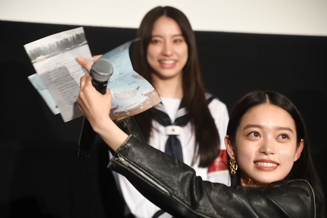 キャスト集合！『ベイビーわるきゅーれ 2ベイビー』公開記念舞台あいさつ（3枚目）