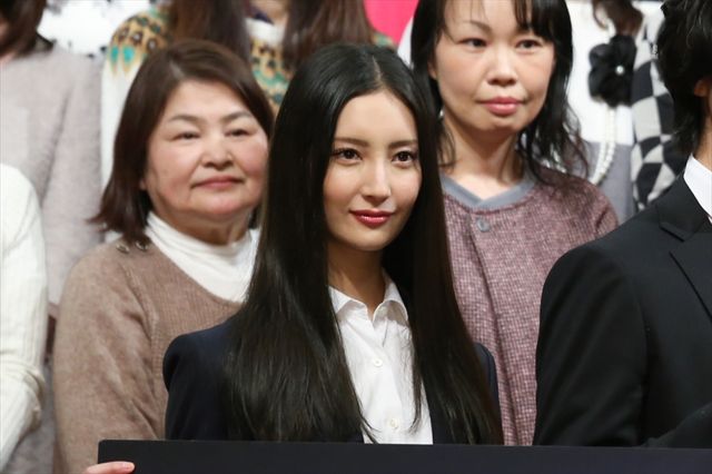 菜々緒、麗しいスーツ姿で抜群のスタイル！ドラマ「BG～身辺警護人～」プレミアム試写会＆制作発表記者会見（15枚目）