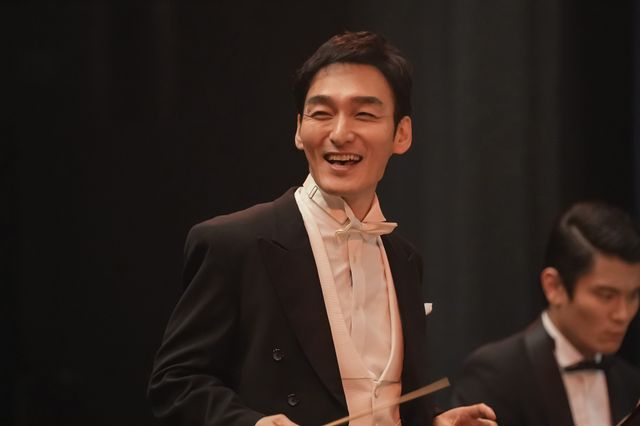 いつもニコニコな草なぎ剛「ブギウギ」より（3枚目）