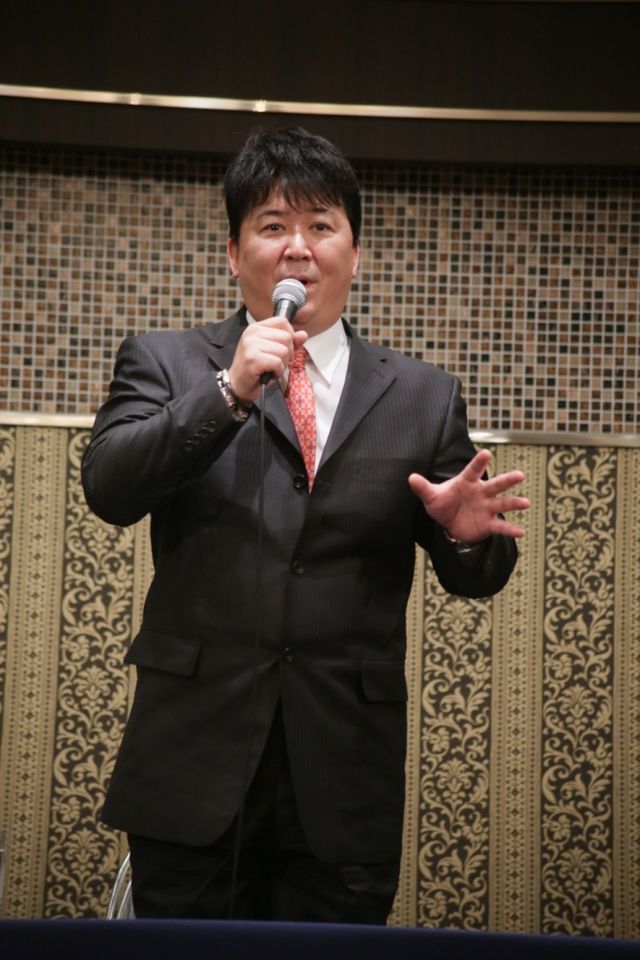 嶋大輔芸能界引退記者会見フォトギャラリー（2枚目）