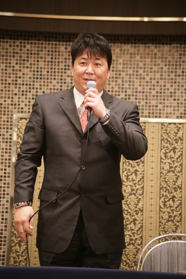 嶋大輔芸能界引退記者会見フォトギャラリー（3枚目）