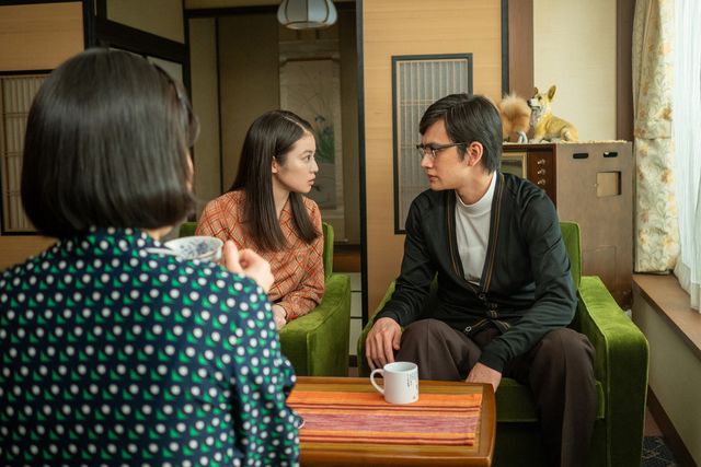 なんでも大歓迎という編集者がやって来て…「あんぱん」第24週「あんぱんまん誕生」第117回：フォトギャラリー