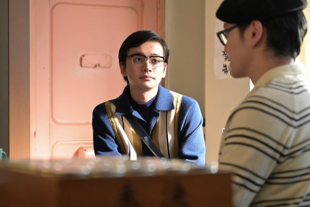 なんでも大歓迎という編集者がやって来て…「あんぱん」第24週「あんぱんまん誕生」第117回（4枚目）