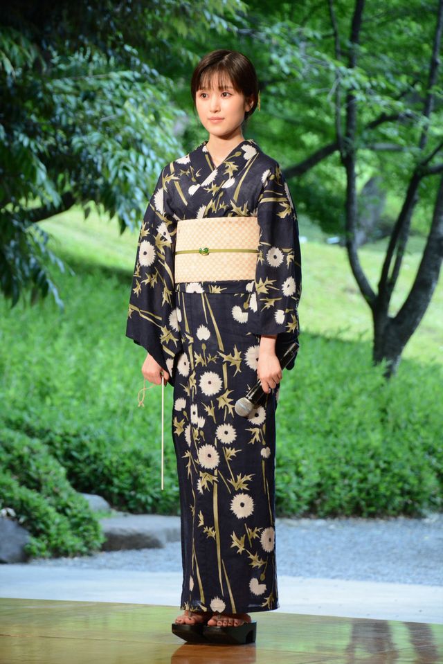 道枝駿佑と福本莉子の浴衣姿！全身ショットも！（3枚目）