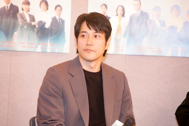 松山ケンイチ、鳴海唯、遠藤憲一らNHKドラマ10「テミスの不確かな法廷」会見の様子（3枚目）