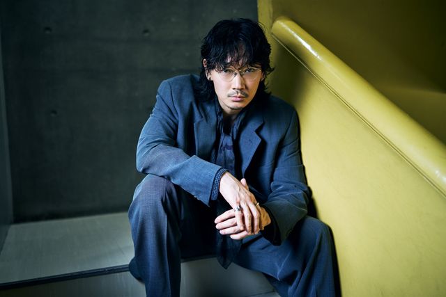 綾野剛、ヤバすぎるカッコよさ！撮りおろし＜7枚＞（4枚目）