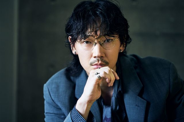 綾野剛、ヤバすぎるカッコよさ！撮りおろし＜7枚＞（7枚目）