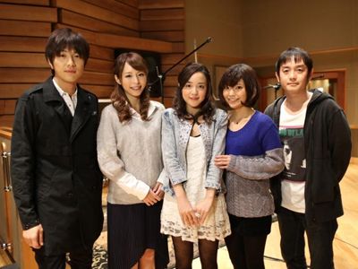 左から、北川悠仁、平野綾、潘めぐみ、伊瀬茉莉也、岩沢厚治