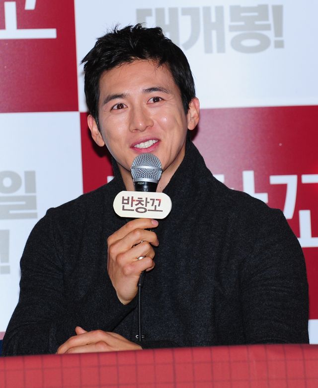 コ・ス、ハン・ヒョジュ『ばんそうこう』は心温まる映画　「12月最高のカップル」＜韓国JPICTURES＞（4枚目）