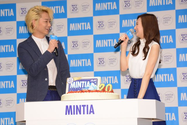 綾野剛、北川景子との初顔合わせに照れ!?アサヒ「ミンティア」20周年記念イベントフォトギャラリー（2枚目）