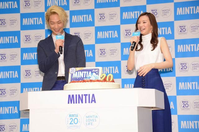 綾野剛、北川景子との初顔合わせに照れ!?アサヒ「ミンティア」20周年記念イベントフォトギャラリー（3枚目）