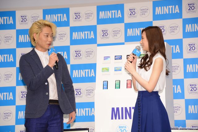 綾野剛、北川景子との初顔合わせに照れ!?アサヒ「ミンティア」20周年記念イベントフォトギャラリー（16枚目）