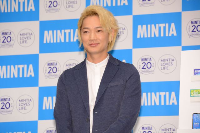 綾野剛、北川景子との初顔合わせに照れ!?アサヒ「ミンティア」20周年記念イベントフォトギャラリー（18枚目）