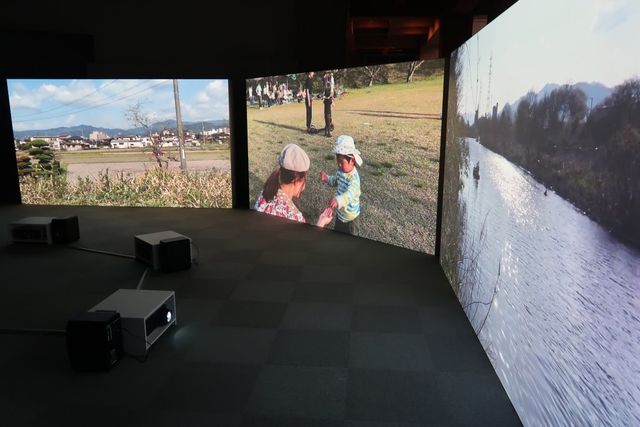 三面スクリーンを使った三宅唱監督がYCAMと共同で制作した初の映像インスタレーション（東京・恵比寿の日仏会館）。