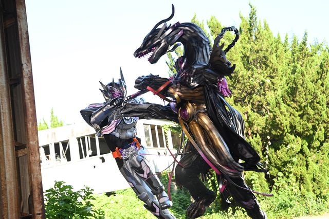 鏡花さん＆ミナト先生が結婚！Vシネクスト『仮面ライダーガッチャード GRADUATIONS』場面写真（12枚目）