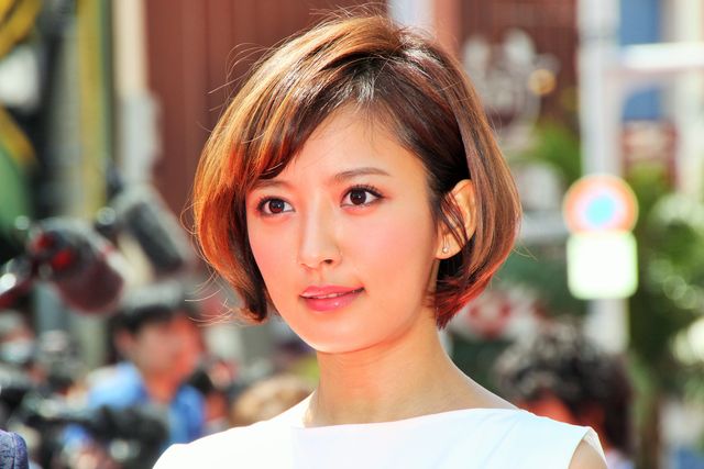 斎藤工、人気ぶりで沖縄国際映画祭レッドカーペットなかなか進めず　画像ギャラリー（16枚目）