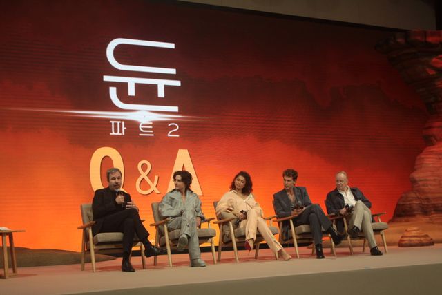 訪韓中のゼンデイヤ、ジャンプスーツで登場！『デューン　砂の惑星PART2』韓国記者会見（16枚目）