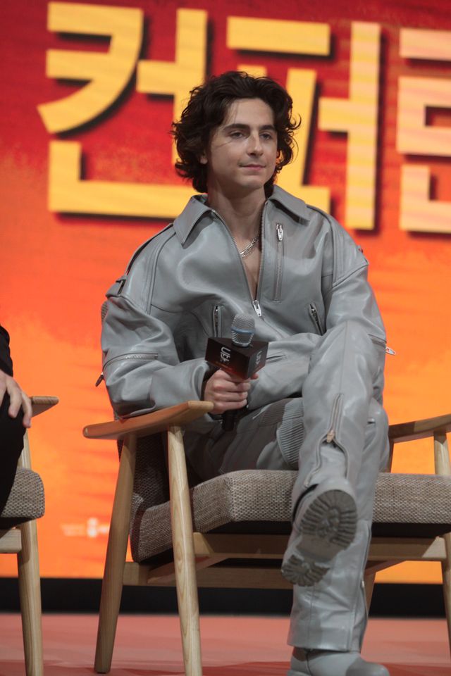 訪韓中のゼンデイヤ、ジャンプスーツで登場！『デューン　砂の惑星PART2』韓国記者会見（17枚目）