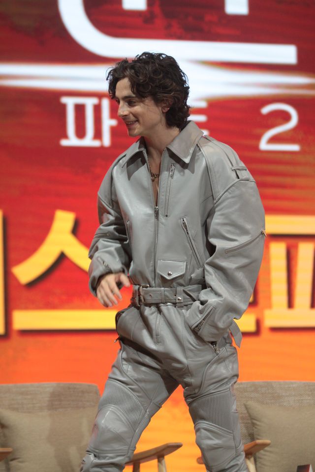 訪韓中のゼンデイヤ、ジャンプスーツで登場！『デューン　砂の惑星PART2』韓国記者会見（27枚目）