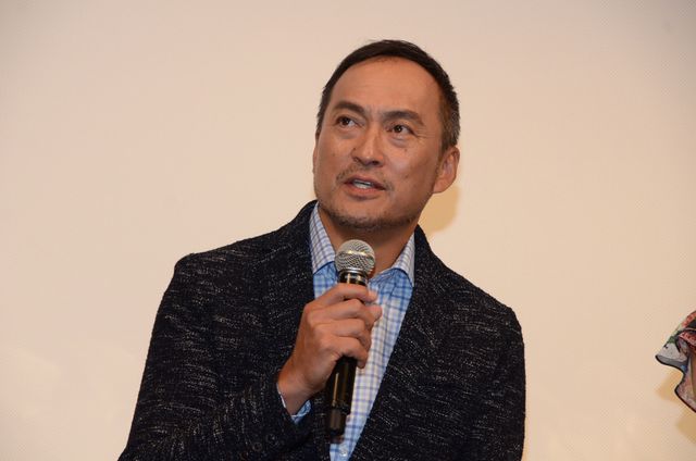 謙さんのオーラをフォークリフトが吸収!?映画『怒り』LINE LIVE プレミア上映会フォトギャラリー（3枚目）