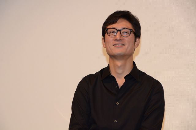 謙さんのオーラをフォークリフトが吸収!?映画『怒り』LINE LIVE プレミア上映会フォトギャラリー（4枚目）