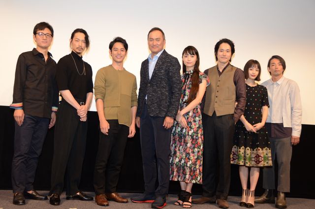 謙さんのオーラをフォークリフトが吸収!?映画『怒り』LINE LIVE プレミア上映会フォトギャラリー（28枚目）
