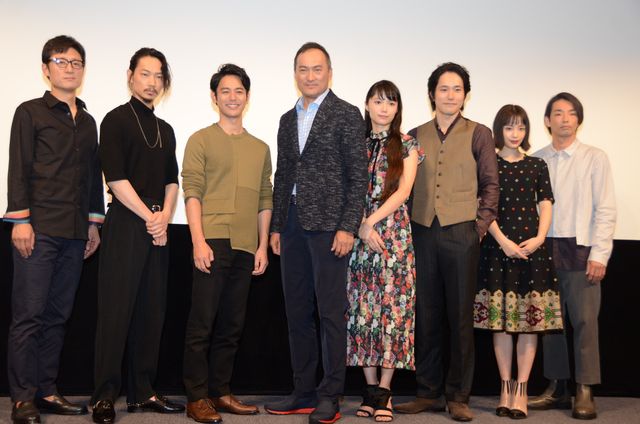 謙さんのオーラをフォークリフトが吸収!?映画『怒り』LINE LIVE プレミア上映会フォトギャラリー（29枚目）