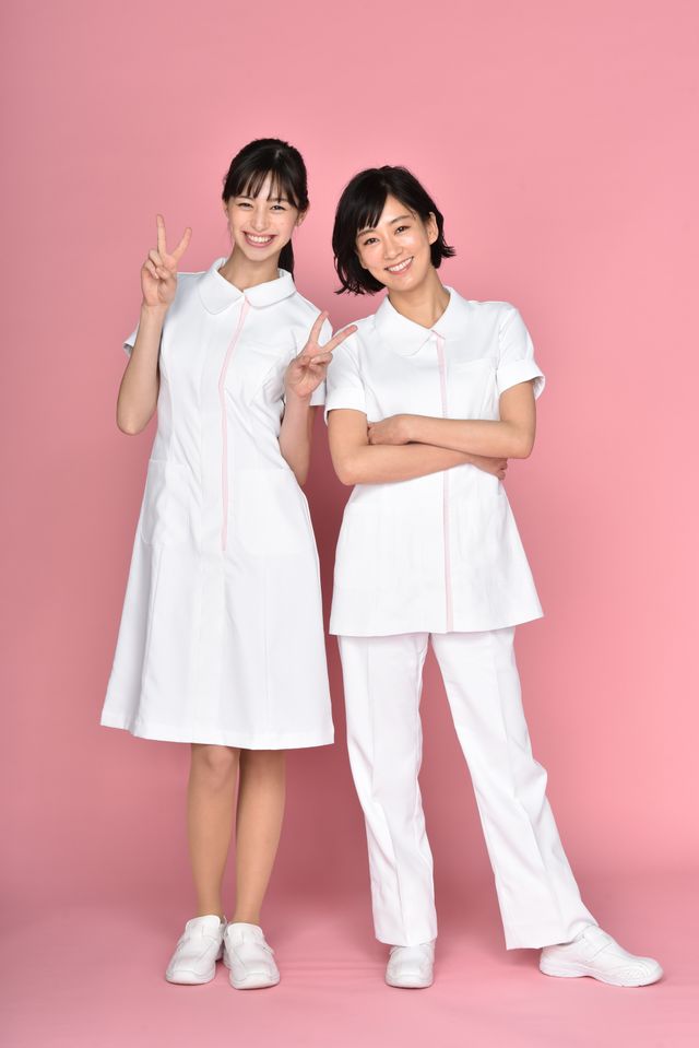 中条あやみ＆水川あさみ「白衣の戦士！」（2枚目）