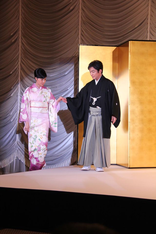 片岡愛之助＆藤原紀香が結婚会見！指輪もキラリ　フォトギャラリー（5枚目）