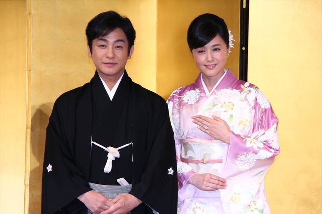 片岡愛之助＆藤原紀香が結婚会見！指輪もキラリ　フォトギャラリー（7枚目）