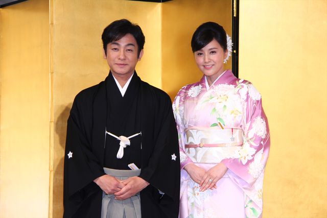 片岡愛之助＆藤原紀香が結婚会見！指輪もキラリ　フォトギャラリー（8枚目）