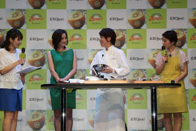 瀬戸朝香が「キウ育ママ」に変身！新CM発表会フォトギャラリー（5枚目）