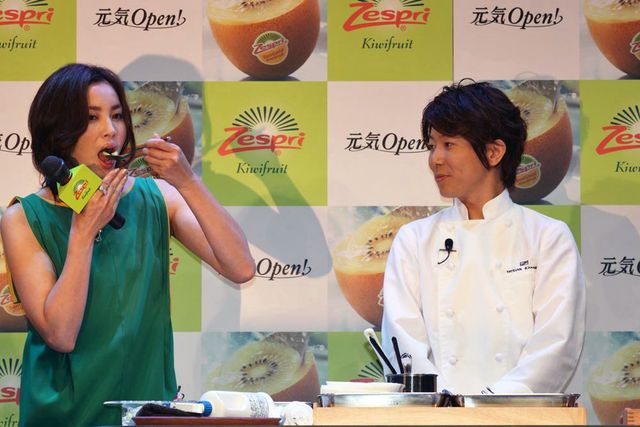 瀬戸朝香が「キウ育ママ」に変身！新CM発表会フォトギャラリー（6枚目）