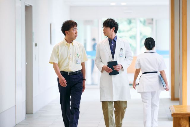 【ネタバレ】杉田雷麟が熱演　松本潤主演・日曜劇場「19番目のカルテ」第2話場面写真（8枚目）