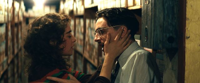 映画『マーティ・シュプリーム　世界をつかめ』より