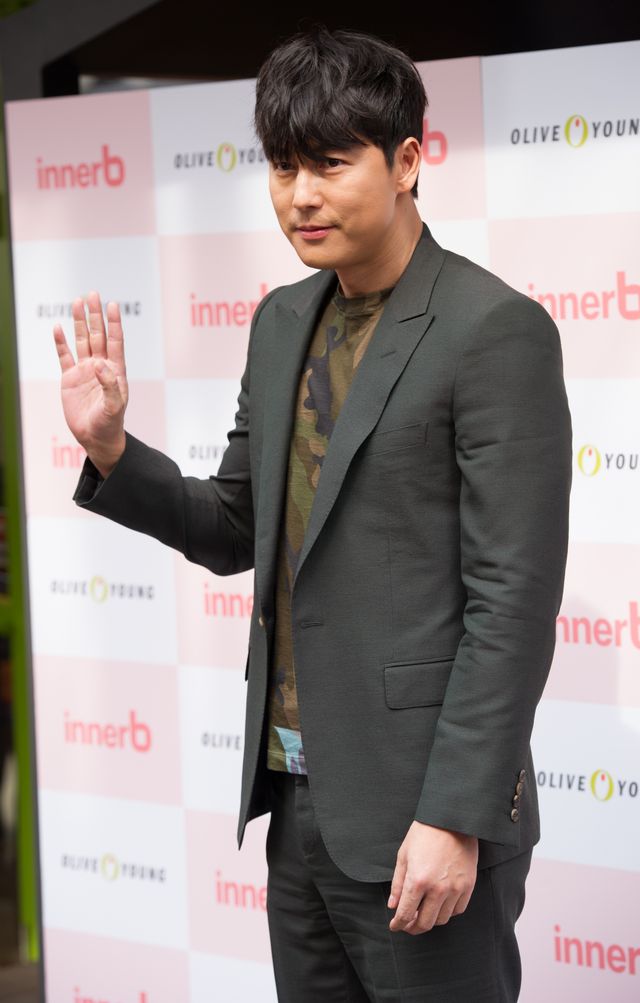 チョン・ウソン、サイン会にファンが殺到!<韓国JPICTURES>