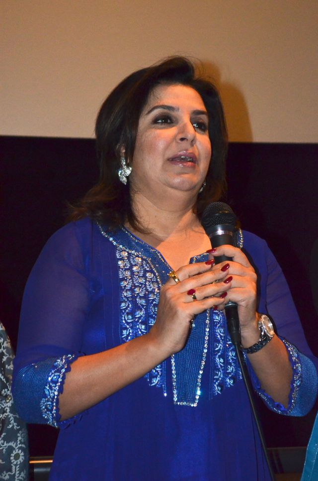 『恋する輪廻　オーム・シャンティ・オーム』初日舞台あいさつ（4枚目）